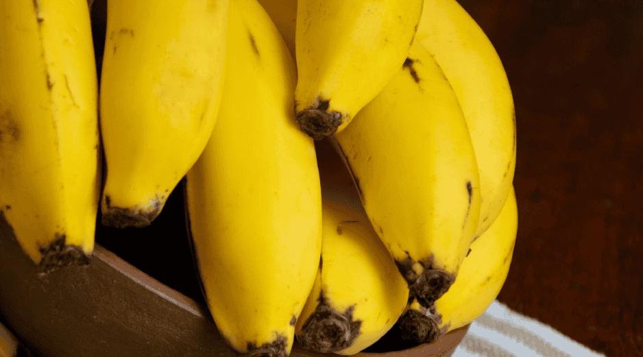 Comer un plátano al día, ayuda de diversas formas al organismo. UNSPLASH / R. MELO