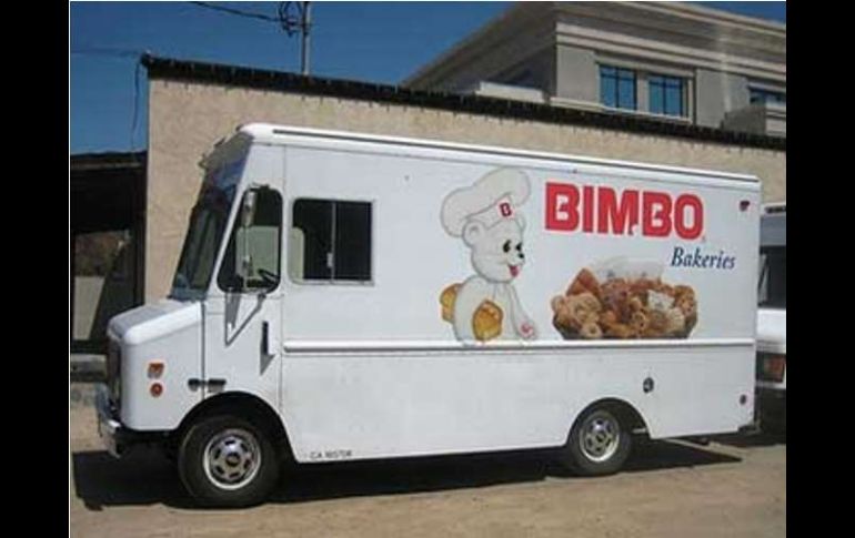 Bimbo, ofrece productos bajo más de 100 marcas, opera 98 plantas y más de mil centros de distribución en 17 países. ESPECIAL  /