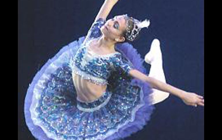 Mariana Layún es alumna del ballet de Córdoba en Veracruz. EL UNIVERSAL  /