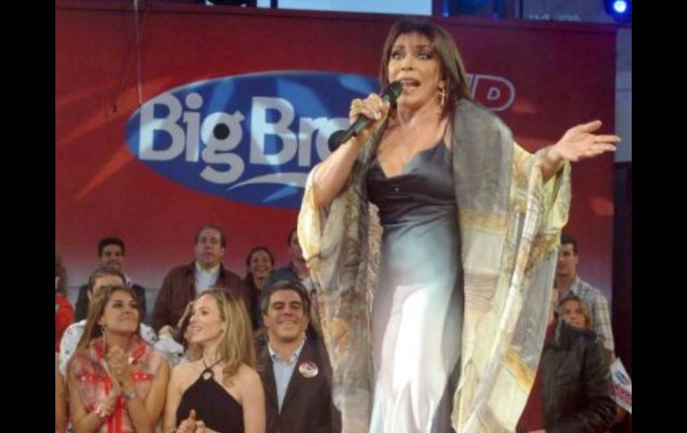 Verónica Castro estaría conduciendo un programa similar a 'Big Brother' en Rusia. NTX  /