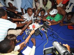 El portavoz del Consejo Electoral haitíano, Richard Dumel anuncia a los candidatos oficiales. AFP  /