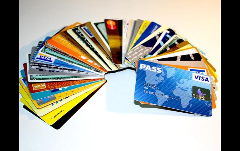 Actualmente existen en México 11 millones 710 mil tarjetas de crédito. ESPECIAL  /