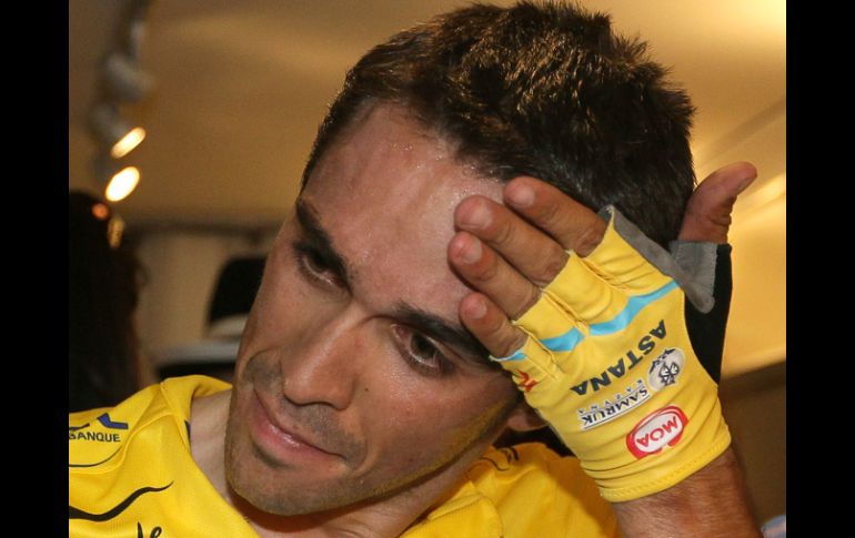 Al ciclista español Alberto Contador, le siguen saliendo más evidencias en su contra. AP  /