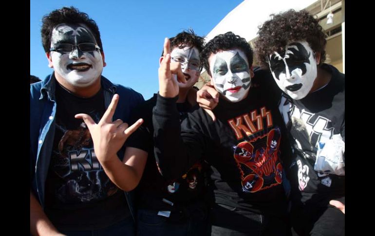El rostro pintado fue una constante entre los fanáticos de Kiss.A.GARCÍA  /
