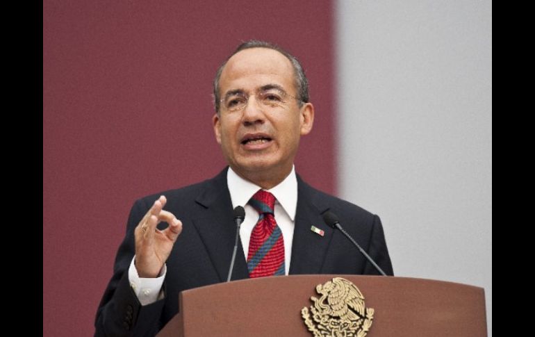 El Presidente Felipe Calderón, realiza una gira por Michoacán. AFP  /