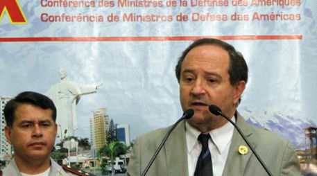 El ministro de defensa de Ecuador, Javier Ponce, durante la IX conferencia de ministros de defensa de las Américas. EFE  /