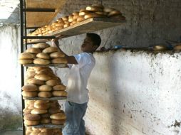 El pan se sumaría a los productos que sufren incremento de precios en los primeros meses de 2011. ARCHIVO  /