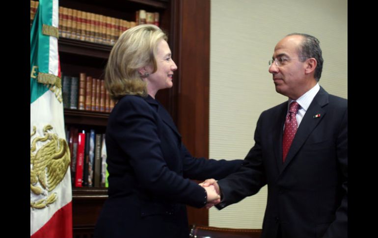 Hillary Clinton reconoció el trabajo del Presidente Calderón. NTX  /