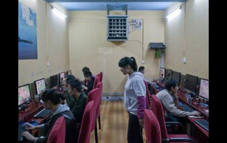 En el país asiático 33 millones de adolescentes padecen dependencia a los juegos de computadora. AFP  /