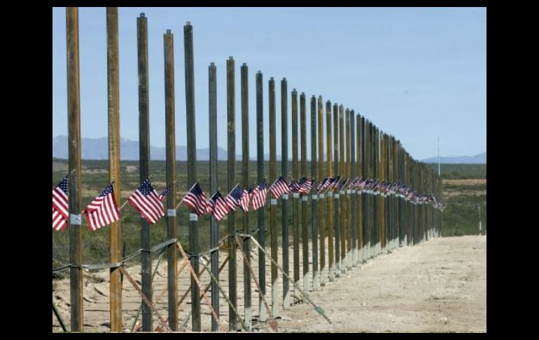 Autoridades texanas piden a la población mantenerse del lado estadounidense de la frontera durante días de descanso. EFE - Archivo  /