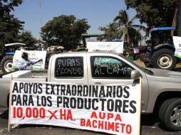 Agricultores sinaloenses se manifiestan en Culiacán para exigir el apoyo de las autoridades. EL UNIVERSAL  /