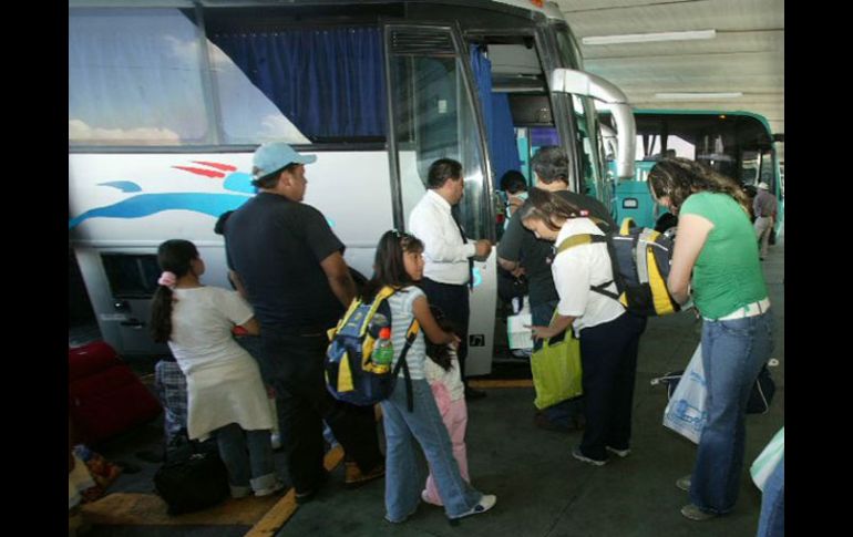 Tanto Ómnibus de México como Noroeste exigen a las autoridades mayores garantías para sus empleados y pasajeros. ARCHIVO  /