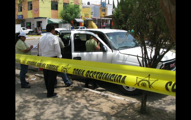 En el caso de Zapopan, dentro de la camioneta de la víctima fueron localizados dos casquillos de bala del calibre .380. M. PATIÑO  /