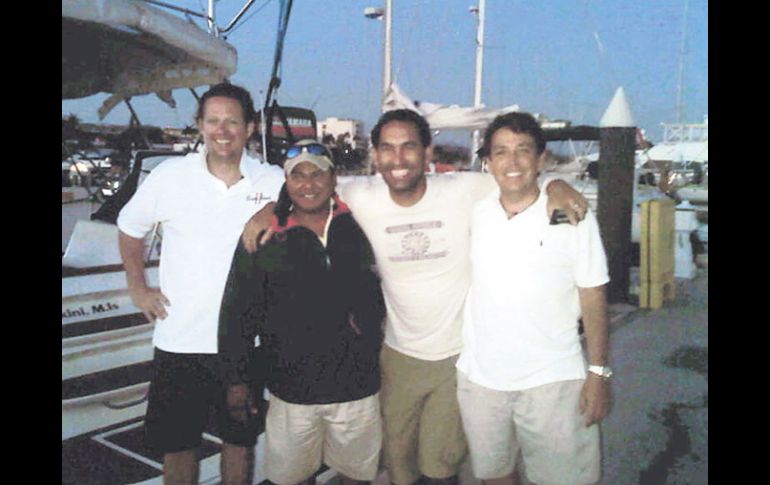Cuatro tripulantes tapatíos aún siguen viviendo la aventura en el Océano Pacífico Sur. ESPECIAL  /