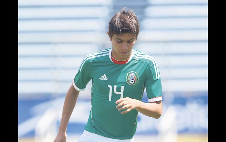 El jugador rojiblanco, Luis Alfonso Solorio, anotó el primer tanto para el Tricolor Sub-17. MEXSPORT  /