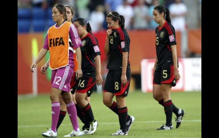 Con un empate de 2-2, las mexicanas vieron frustradas sus ilusiones de avanzar en el Mundial. AP  /