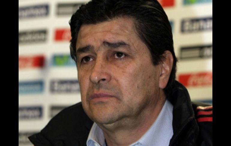 El director técnico, Luis Fernando Tena, durante conferencia de prensa a su llegada a México. NOTIMEX  /