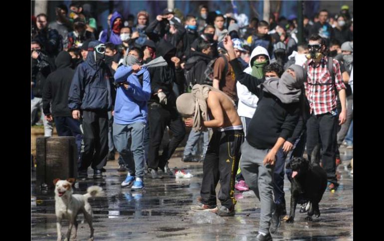 Los disturbios se registraron en las inmediaciones de la Plaza Almagro, a pocas cuadras del palacio de gobierno. AFP  /