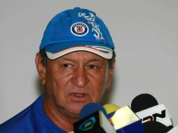 Enrique Meza avisó a los medios el dia de hoy la desición de la FMF para los jugadores.MEXSPORT  /