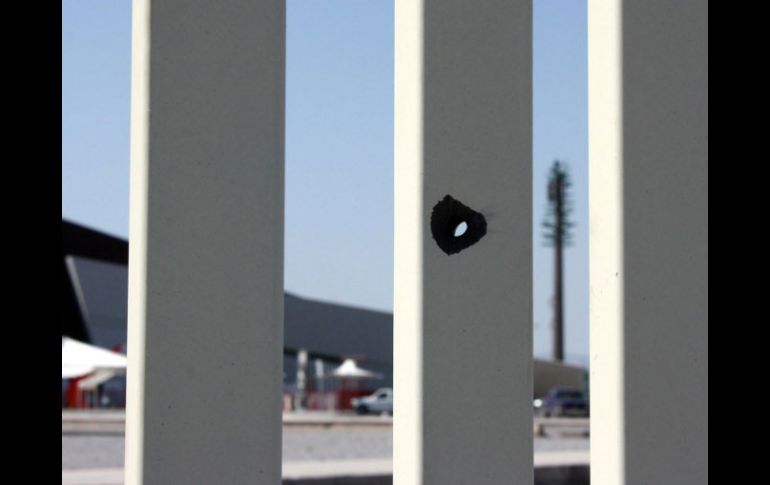 El tiroteo se registró en la carretera a San Pedro, Coahuila, a la altura del Estadio de futbol Territorio Santos Modelo. ARCHIVO  /