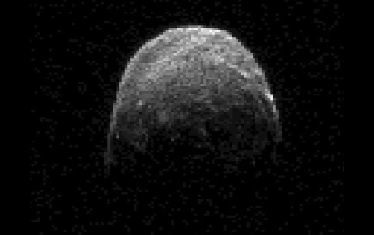 Imagen de asteroide 2005 YU55 mediante radar obtenida ayer por la NASA. AP  /