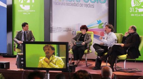 En la foto (de izq. a der.) el moderador Ricardo Salazar, panelistas: Delia Crovi, Alejandro Spiegel y Alberto García Ferrer.  /