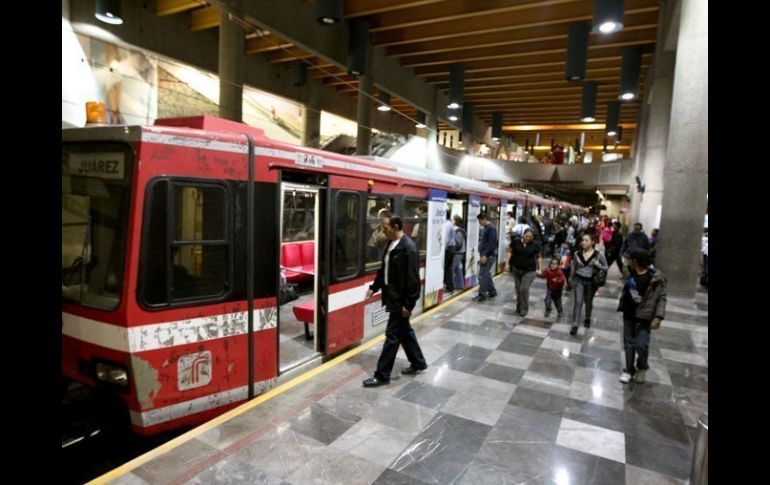 La intención inicial es comenzar en este primer trimestre del año con las obras en estaciones del Tren Ligero. ARCHIVO  /