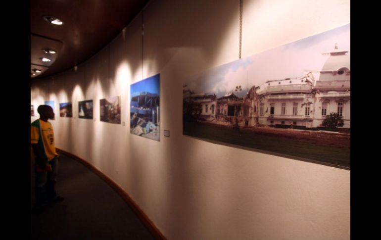 'Las pinturas de destrucción han ganado peso tras el terremoto', explicó la comisaria de la exposición, Dale Johnson. EFE  /