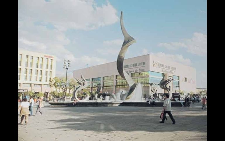 La Plaza Tapatía, concebida como un espacio para la convivencia de los ciudadanos, fue inaugurada el 5 de febrero de 1982.  /