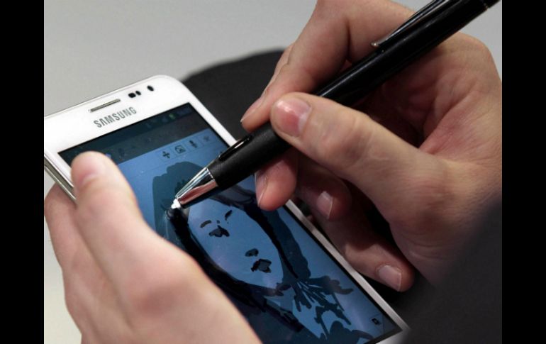 Samsung espera aumentar su ventas de todos sus teléfonos hasta 380 millones este año. EFE  /