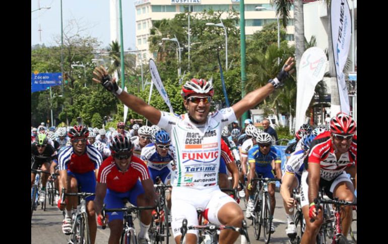 El ciclista Héctor Fabián Aguilar de Competitive Cyclit Racin, se llevó la competencia. CONADE  /