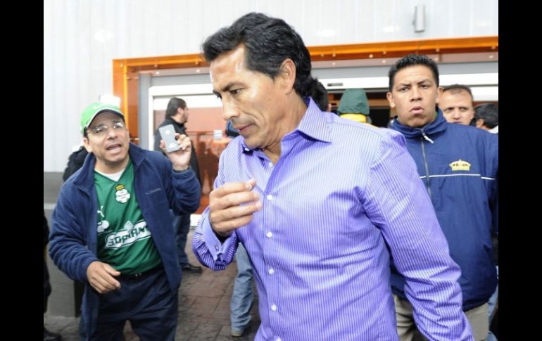 El técnico Benjamín Galindo aseguró que Santos tiene todo para adjudicarse la corona. ARCHIVO  /