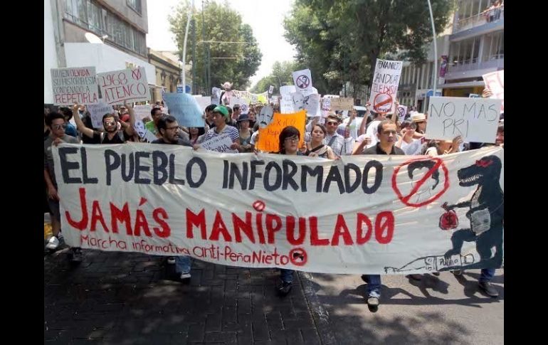 Durante el recorrido por calles de Guadalajara, personas se fueron sumando a la marcha..  /