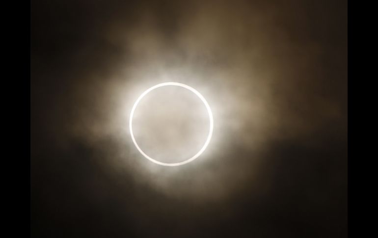 A partir de las 16:30 horas se pudo observar el eclipse anular de sol en el Estado de Chihuahua. AP  /