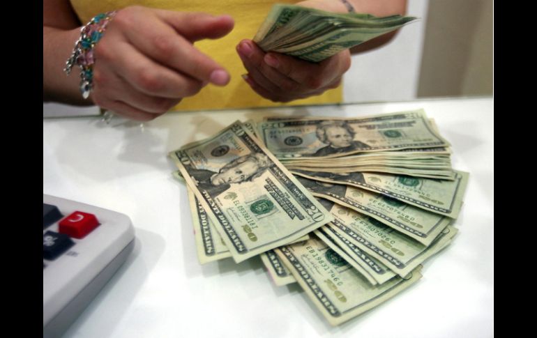 En centros cambiarios de Mérida, el dólar alcanzó su precio más elevado. ARCHIVO  /