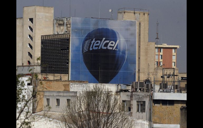 La CFC revocó una multa a Telcel, propiedad de América Móvil, por 11 mil 980 millones de pesos. ARCHIVO  /