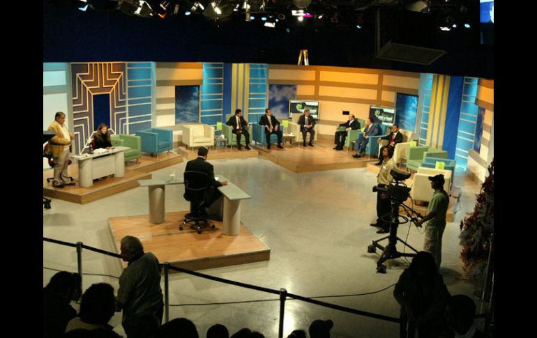 El mercado de televisión abierta de México está liderado por Televisa —con cerca de 70% de la audiencia nacional— y TV Azteca. ARCHIVO  /
