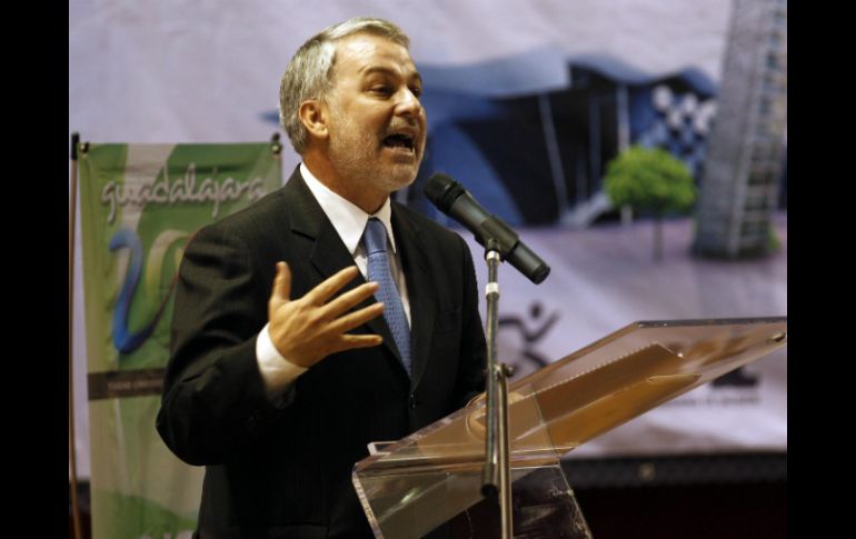El gobernador del Estado, Emilio González, pidió que se siga apoyando a los jóvenes en el deporte.  /