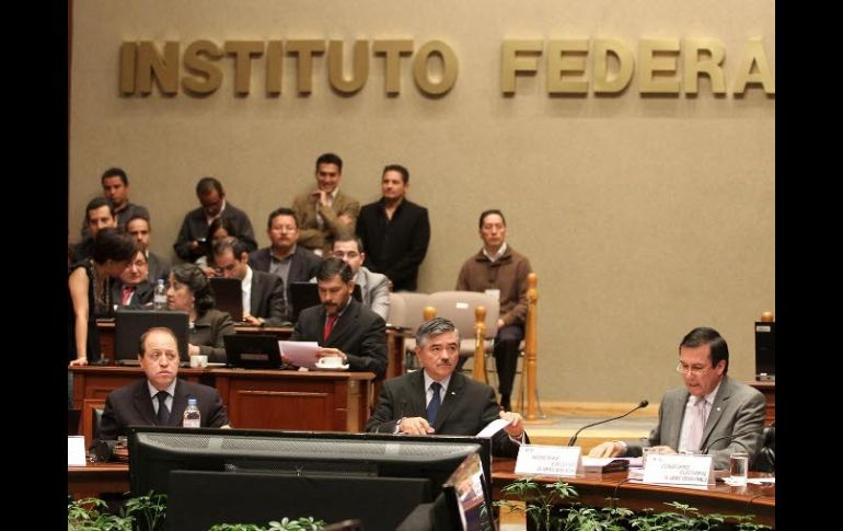 El consejero presidente, Leonardo Valdés Zurita, encabezó la Sesión Extraordinaria del IFE. NTX  /