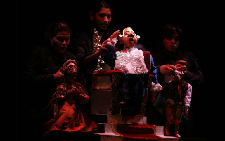 La compañía de teatro, 'El Tlakuache', escenificara a través del teatro de títeres 'Ubú Rey', de Alfred Jarry. ARCHIVO  /