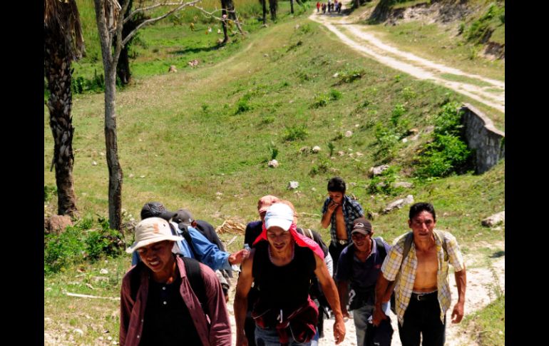 Migrantes en camino al ''sueño americano''. ARCHIVO  /