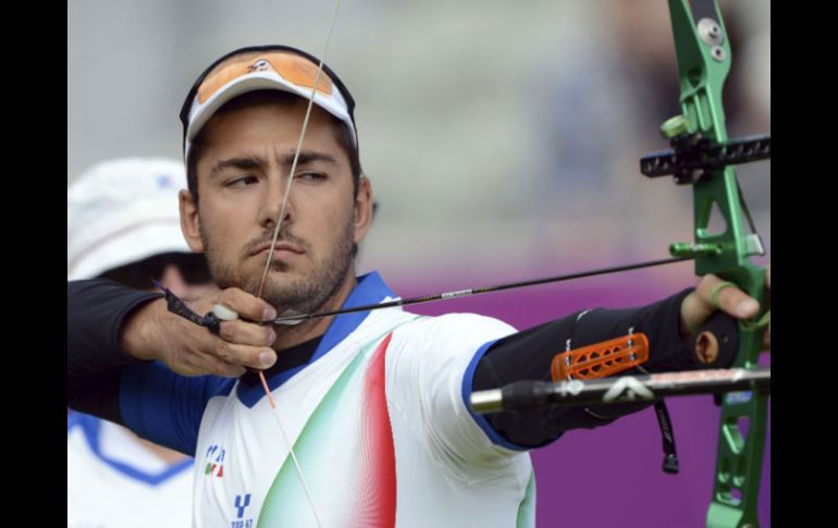 Mauro Espoli es uno de los tres arqueros italianos que son campeones olímpicas, poniendo fin al dominio sudcoreano. EFE  /
