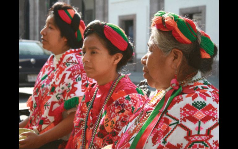 Pueblos indígenas hablantes de nahátl podrán leer la Biblia en su lengua. ESPECIAL  /