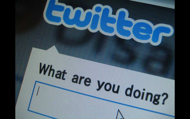 Twitter ahora le permitirá a las compañías enviarle publicidad paga en la forma de tuits a grupos de usuarios. ESPECIAL  /