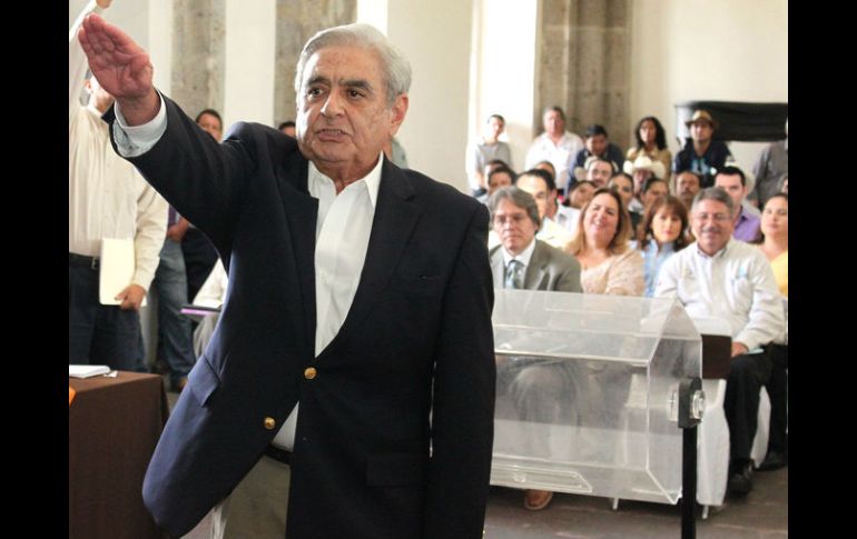 Dau Flores rinde protesta como nuevo presidente del Consejo de Cuenca del Río Santiago ; ganó con 19 votos de 30.ESPECIAL  /