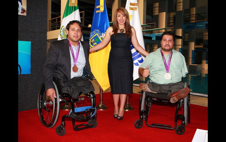 Rangel, Hernández y Castorena fueron homenajeados por el Code.  /