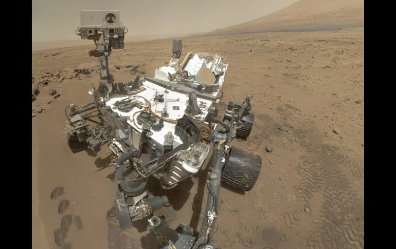 Un fotogénico Curiosity, en el autorreterato que más distancia ha recorrido en la historia. EFE  /