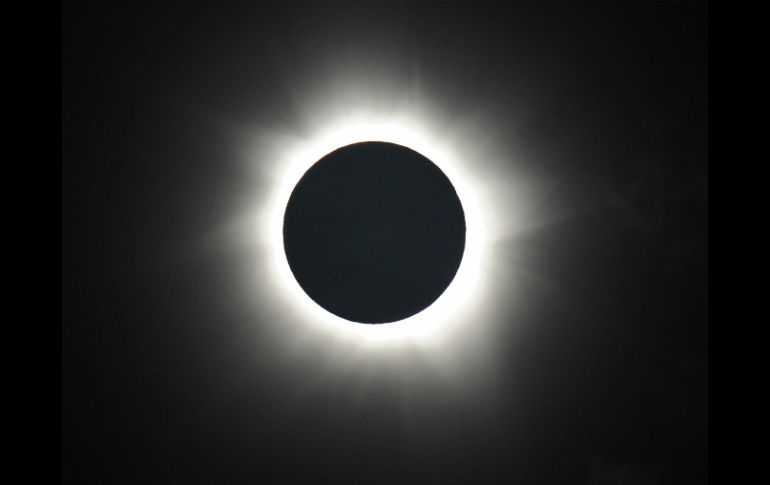 El eclipse total de Sol alcanzó su plenitud alrededor de las 6:39 hora local. AFP  /