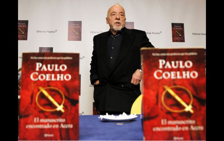 Paulo Coelho ha presentado en Madrid su nueva novela, ''El manuscrito encontrado en Accra''. EFE  /