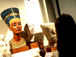 Considerada la escultura más bella de la cultura egipcia, Nefertiti sigue cautivando. XINHUA  /